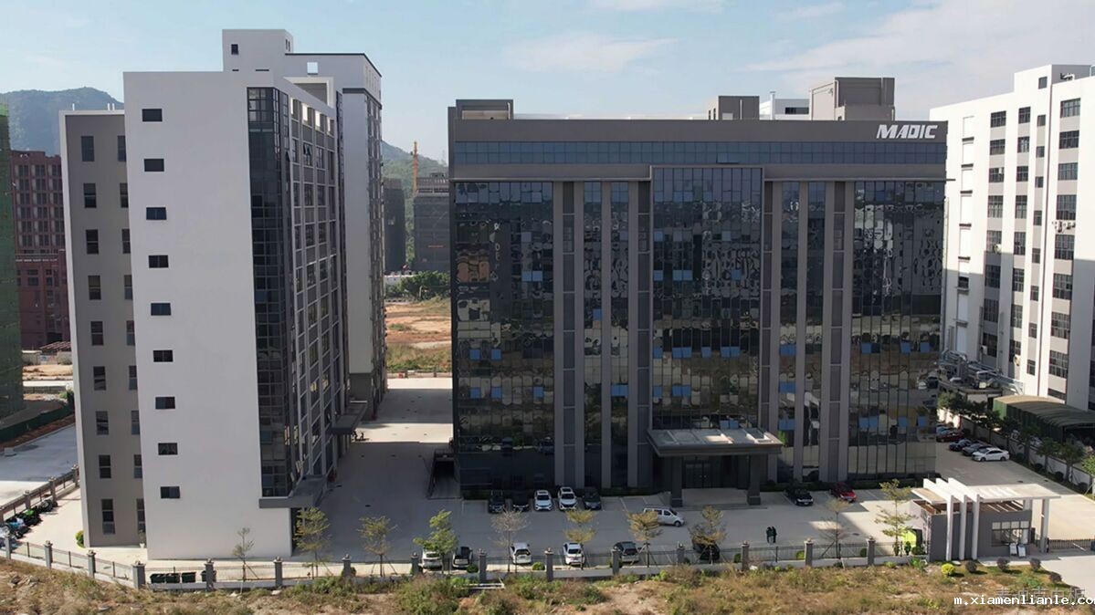 麦迪克白板园区外景2